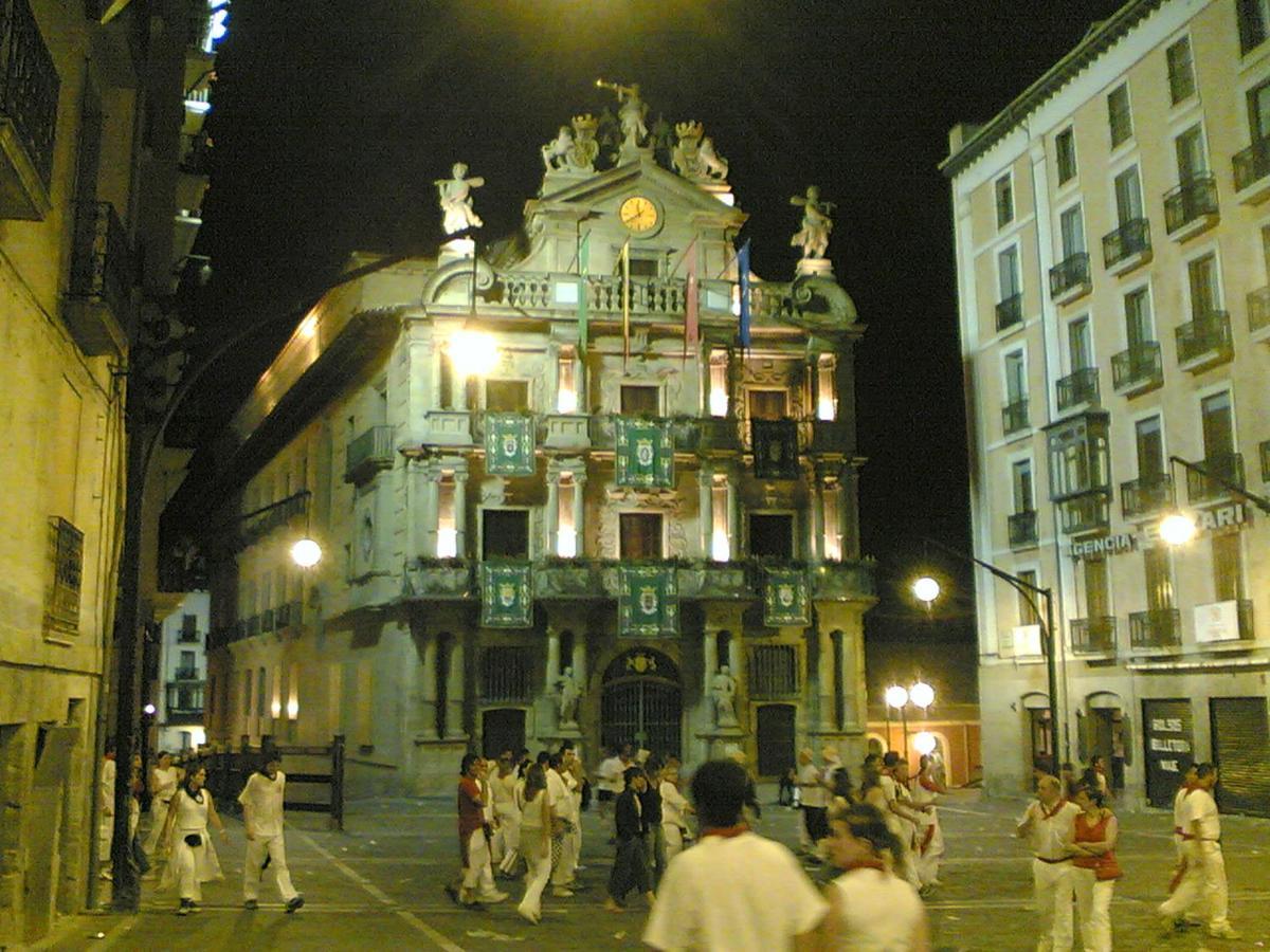 Calle Ansoleaga A 100 Mts Del Ayuntamiento パンプローナ エクステリア 写真