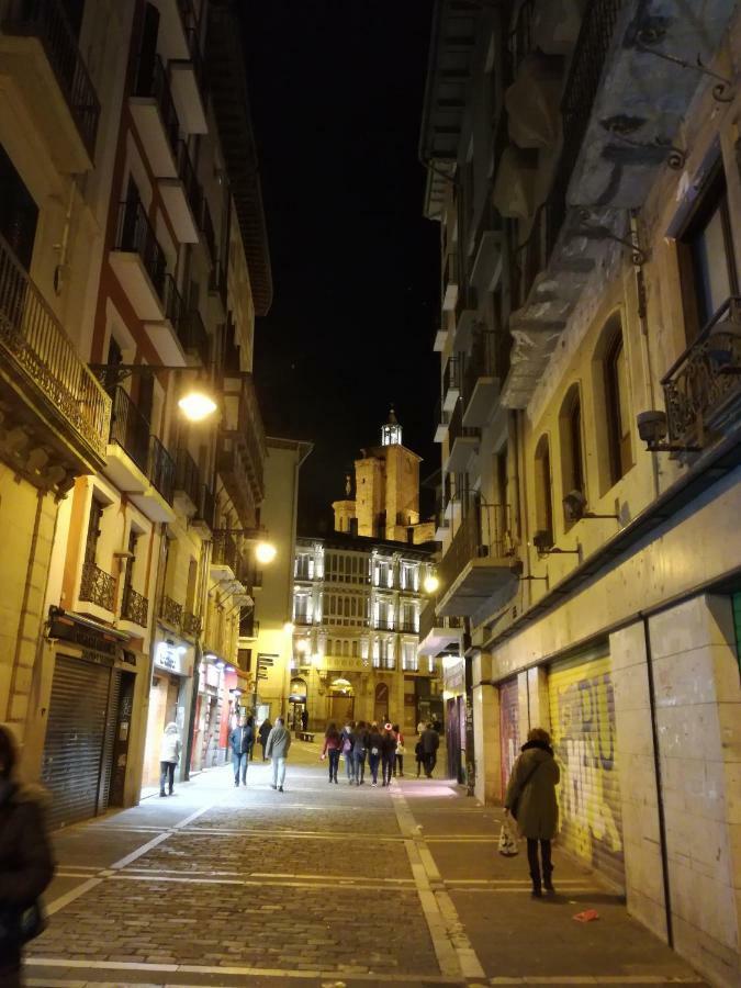 Calle Ansoleaga A 100 Mts Del Ayuntamiento パンプローナ エクステリア 写真